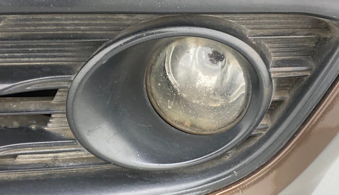 2017 Maruti Ciaz ALPHA DIESEL 1.3, Diesel, Manual, 79,751 km, Left fog light - Not working