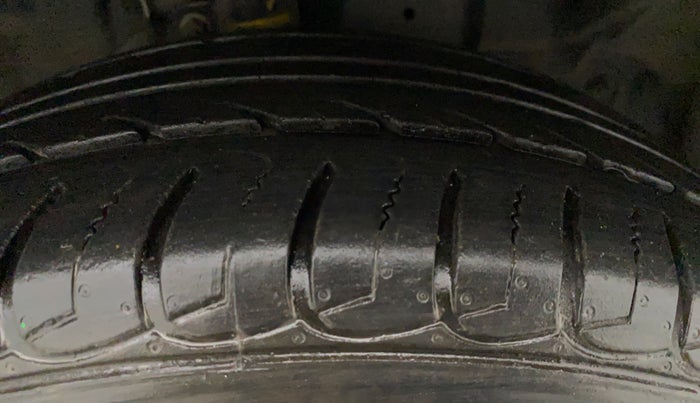 2021 Ford Ecosport TITANIUM 1.5L PETROL, Petrol, Manual, 23,965 km, Right Front Tyre Tread