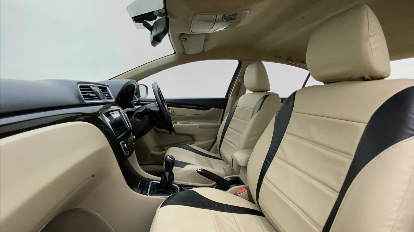 2016 Maruti Ciaz ZDI+ SHVS, Diesel, Manual, 1,68,380 km, Right Side Front Door Cabin View