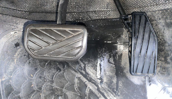 2017 Maruti Dzire ZXI PLUS AMT, Petrol, Automatic, 33,987 km, Pedals