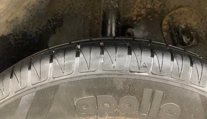 2018 Tata NEXON XMA PETROL, Petrol, Automatic, 87,228 km, Right Rear Tyre Tread