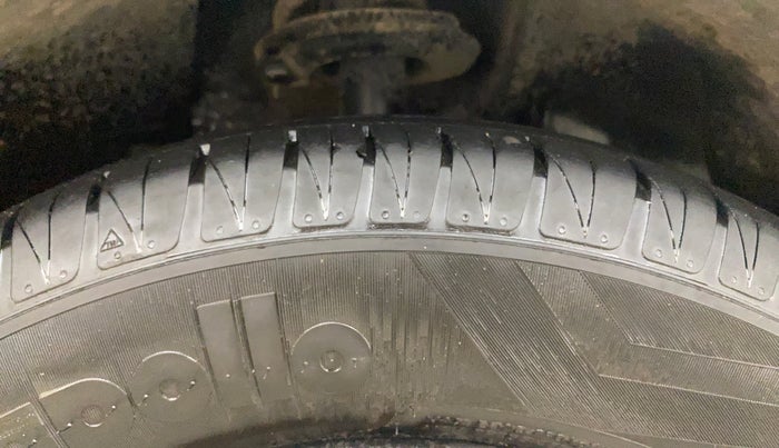 2018 Tata NEXON XMA PETROL, Petrol, Automatic, 87,228 km, Right Front Tyre Tread