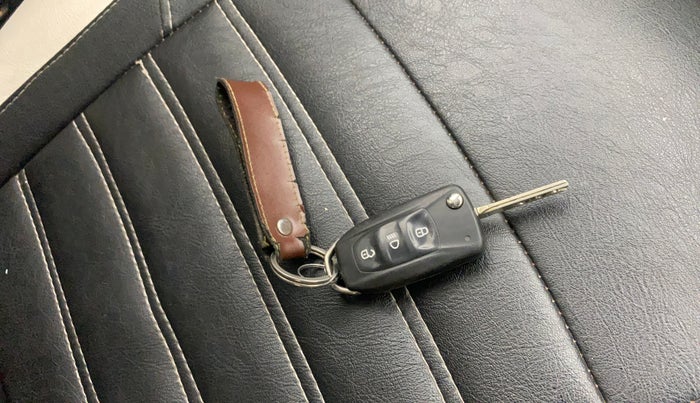 2018 Tata NEXON XMA PETROL, Petrol, Automatic, 87,228 km, Key Close Up