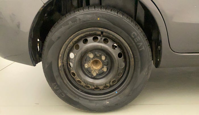 2014 Maruti Ertiga VXI CNG, CNG, Manual, 93,458 km, Right Rear Wheel