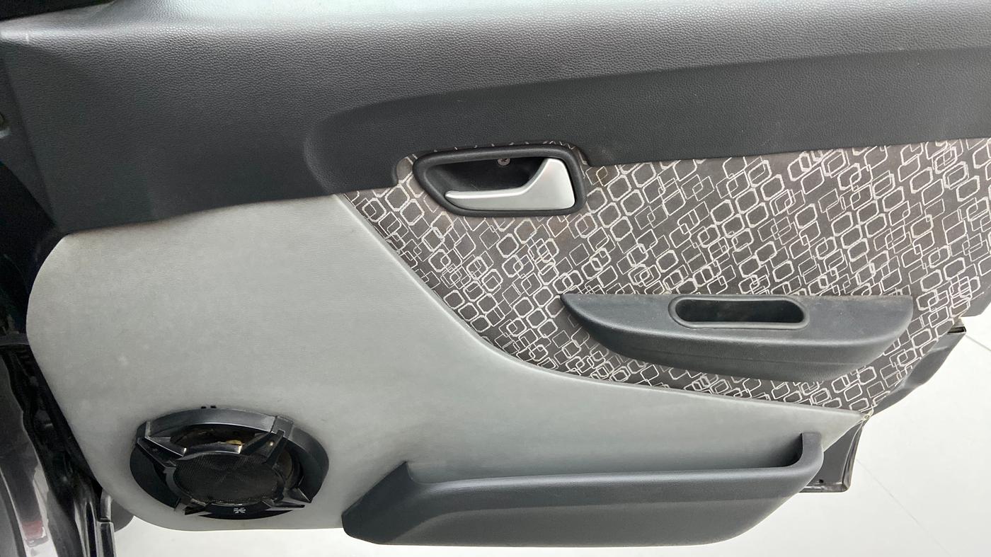 2018 Maruti Alto 800 LXI, Petrol, Manual, 36,905 km, Driver Side Door Panels Control