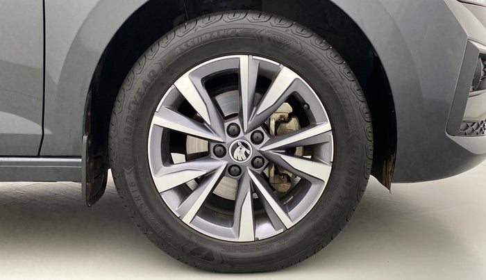 2022 Skoda SLAVIA STYLE 1.0 TSI AT, Petrol, Automatic, 22,496 km, Right Front Wheel