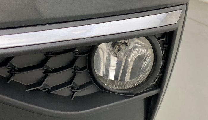 2022 Skoda SLAVIA STYLE 1.0 TSI AT, Petrol, Automatic, 22,496 km, Left fog light - Not fixed properly