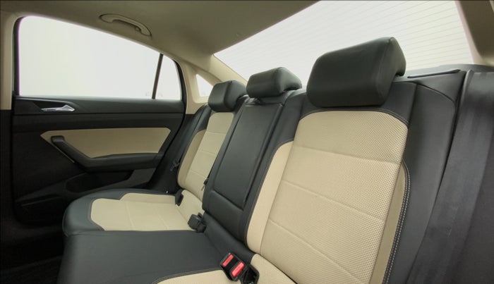 2022 Skoda SLAVIA STYLE 1.0 TSI AT, Petrol, Automatic, 22,496 km, Right Side Rear Door Cabin