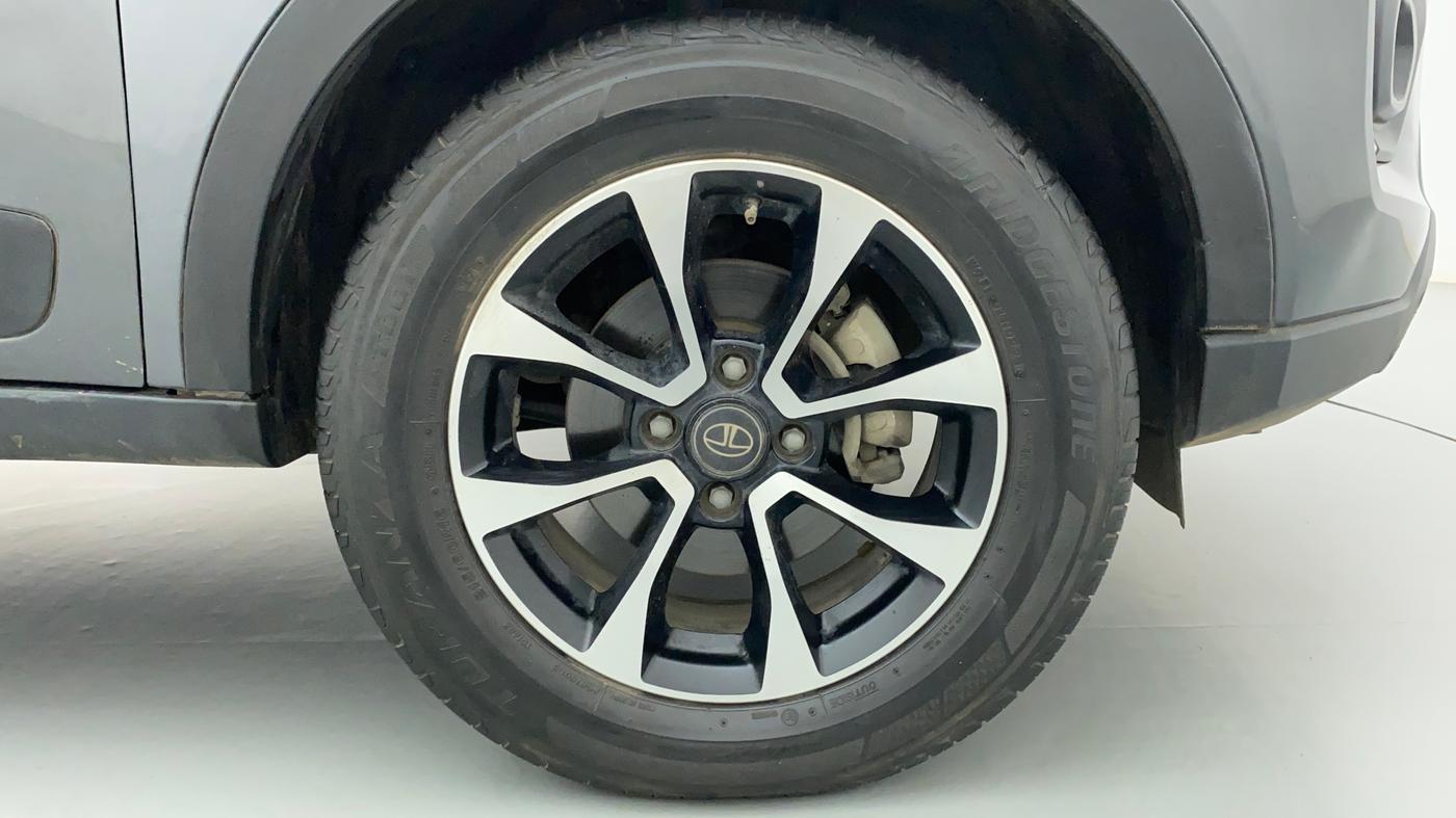 2021 Tata NEXON XZA PLUS SUNROOF DIESEL, Diesel, Automatic, 53,127 km, Right Front Wheel
