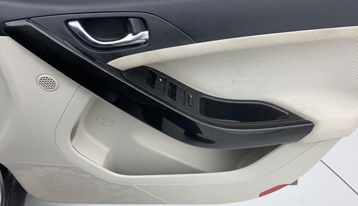 2021 Tata NEXON XZA PLUS SUNROOF DIESEL, Diesel, Automatic, 53,127 km, Driver Side Door Panels Control