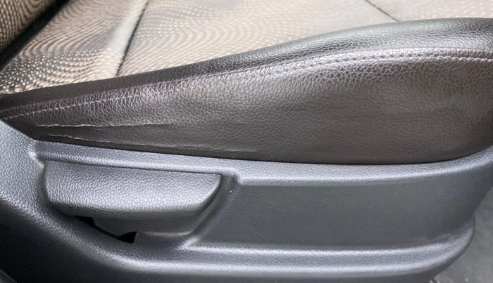 2015 Hyundai Eon MAGNA PLUS, Petrol, Manual, 40,766 km, Driver Side Adjustment Panel