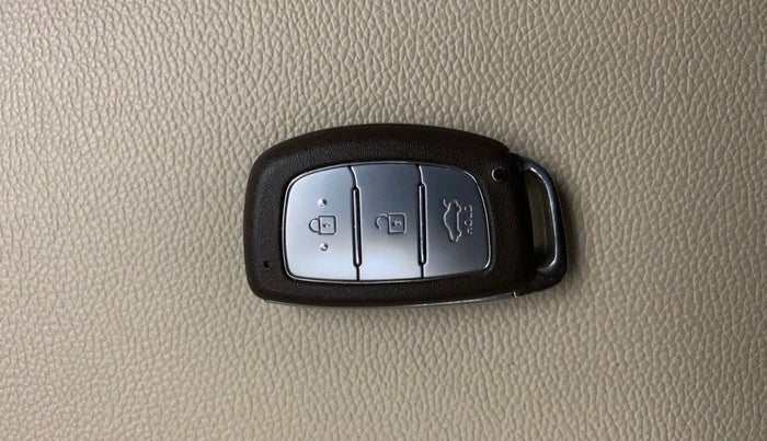 2020 Hyundai AURA SX 1.2 (O), Petrol, Manual, 12,191 km, Key Close Up