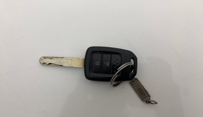2018 Honda Amaze 1.2L I-VTEC S, Petrol, Manual, 52,147 km, Key Close Up