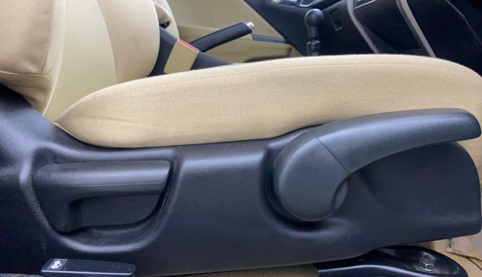 2022 Honda City 1.5L I-VTEC V MT 5TH GEN, Petrol, Manual, 30,464 km, Driver Side Adjustment Panel