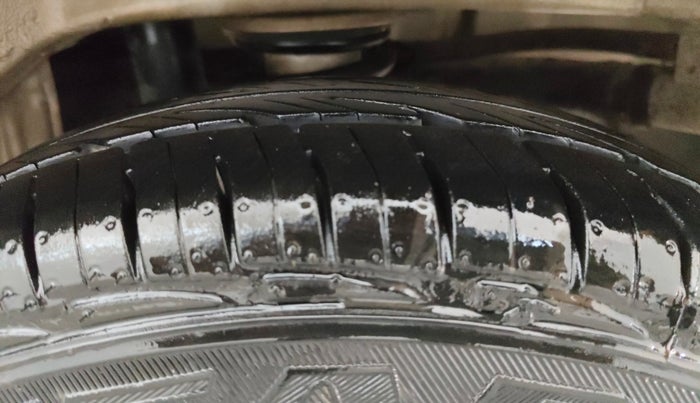 2014 Maruti Alto 800 LXI CNG, CNG, Manual, 33,025 km, Left Rear Tyre Tread