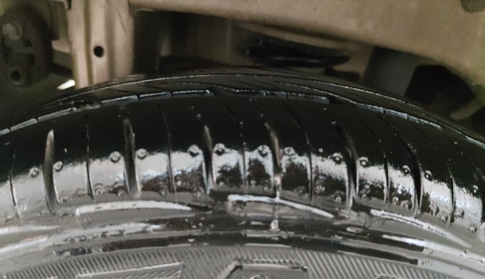 2014 Maruti Alto 800 LXI CNG, CNG, Manual, 33,025 km, Right Rear Tyre Tread