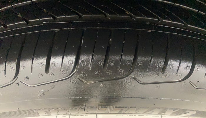 2018 Maruti Baleno ZETA PETROL 1.2, Petrol, Manual, 49,896 km, Right Rear Tyre Tread