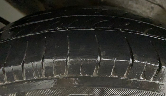 2015 Maruti Wagon R 1.0 LXI CNG, CNG, Manual, 95,391 km, Right Rear Tyre Tread