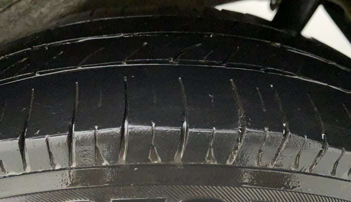 2015 Maruti Wagon R 1.0 LXI CNG, CNG, Manual, 95,391 km, Left Front Tyre Tread