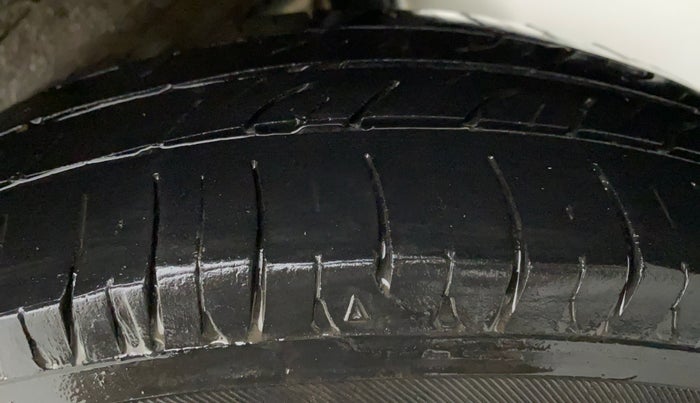 2015 Maruti Wagon R 1.0 LXI CNG, CNG, Manual, 95,391 km, Left Rear Tyre Tread