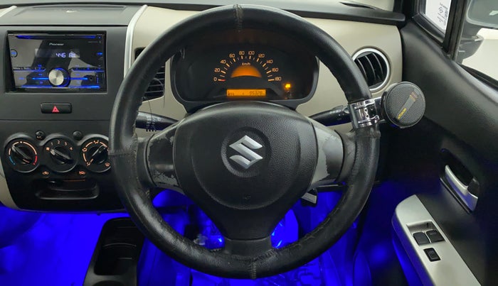 2015 Maruti Wagon R 1.0 LXI CNG, CNG, Manual, 95,391 km, Steering Wheel Close Up