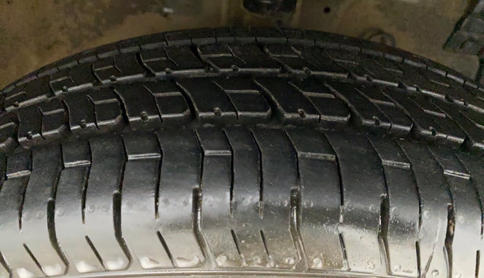 2017 Maruti Swift Dzire VXI, Petrol, Manual, 65,798 km, Right Front Tyre Tread