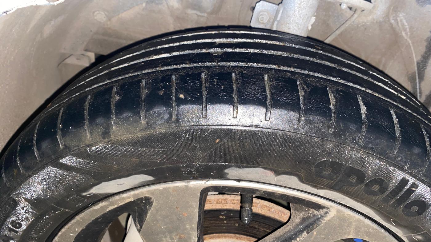 2024 Toyota Glanza V AMT, Petrol, Automatic, 49,209 km, Left Front Tyre Tread