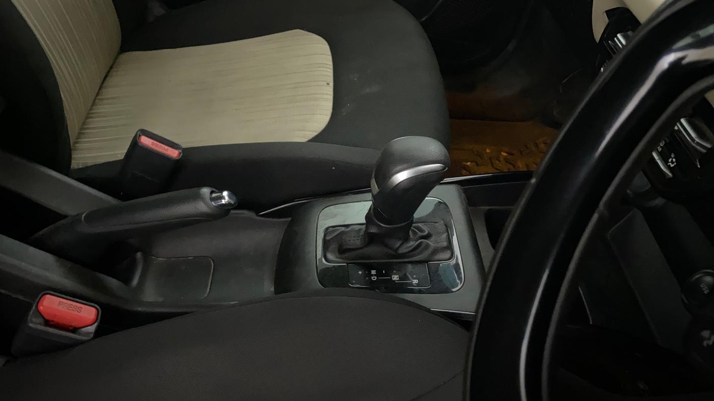 2024 Toyota Glanza V AMT, Petrol, Automatic, 49,209 km, Gear Lever