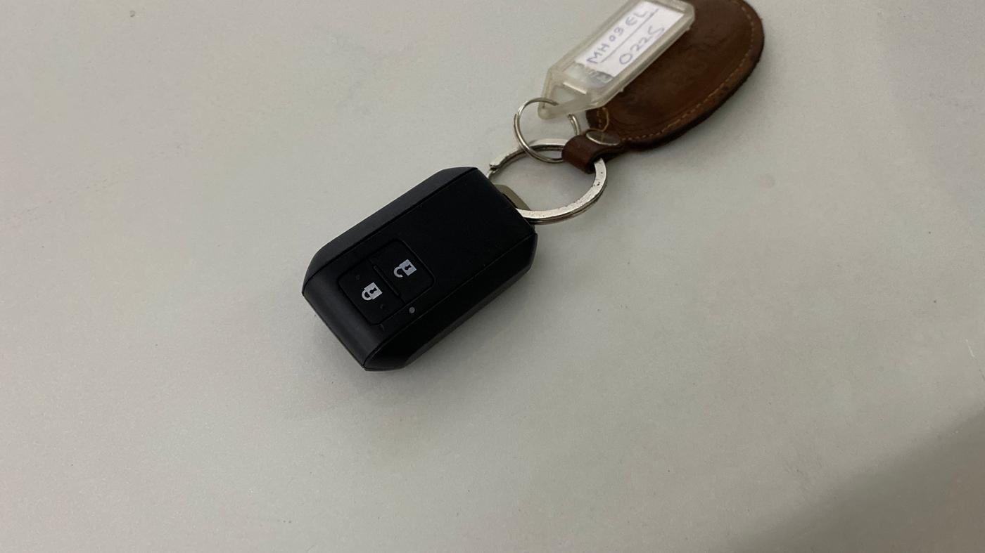 2024 Toyota Glanza V AMT, Petrol, Automatic, 49,209 km, Key Close Up