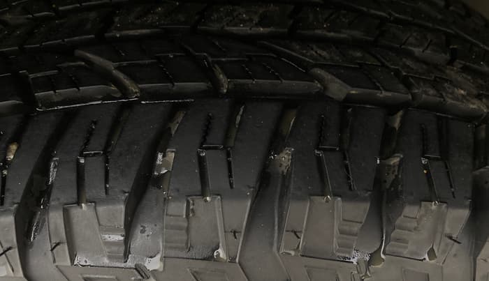 2018 Mahindra XUV500 W9 AT, Diesel, Automatic, 73,529 km, Right Rear Tyre Tread