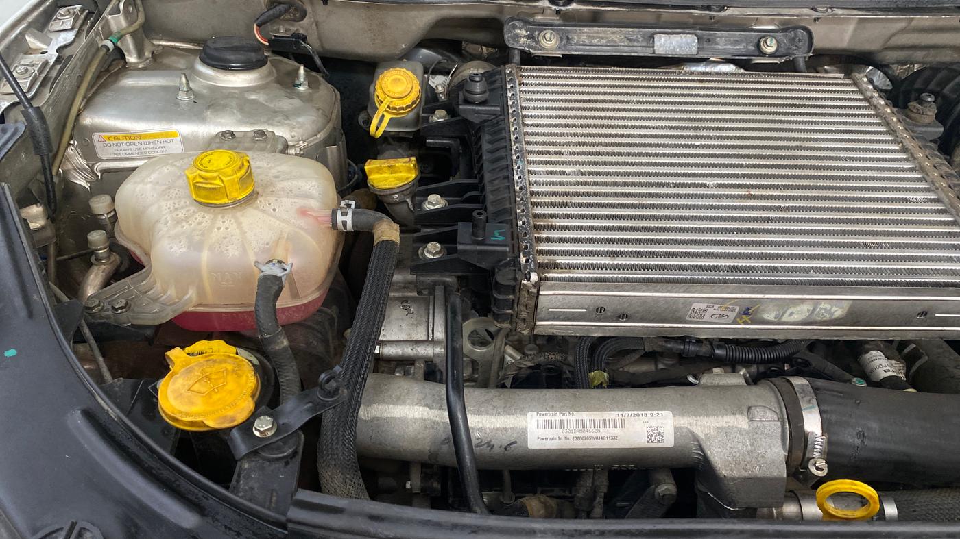 2018 Mahindra XUV500 W9 AT, Diesel, Automatic, 73,529 km, Engine View - Right