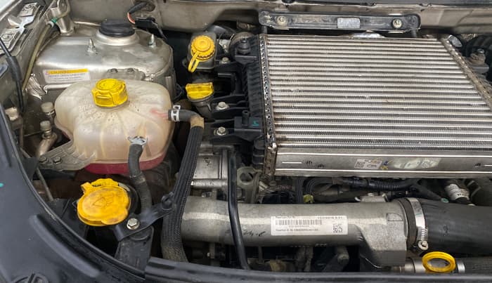 2018 Mahindra XUV500 W9 AT, Diesel, Automatic, 73,529 km, Engine View - Right