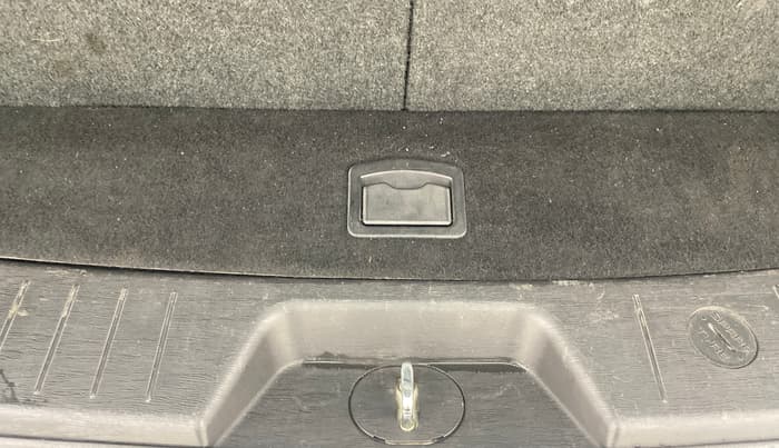 2018 Mahindra XUV500 W9 AT, Diesel, Automatic, 73,529 km, Boot Inside