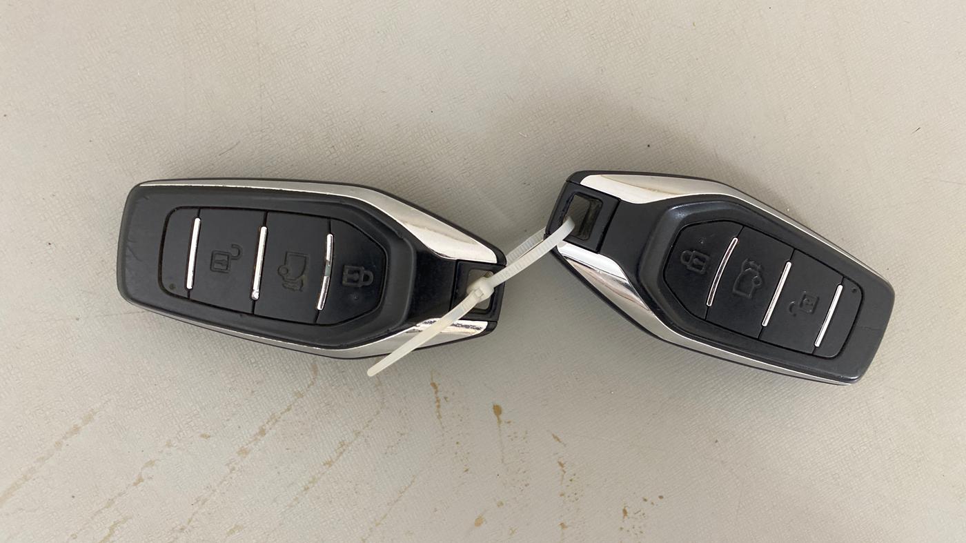 2018 Mahindra XUV500 W9 AT, Diesel, Automatic, 73,529 km, Key Close Up