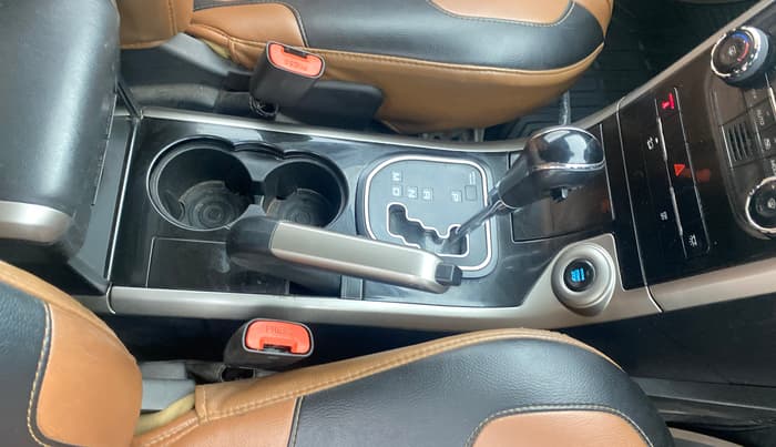 2018 Mahindra XUV500 W9 AT, Diesel, Automatic, 73,529 km, Gear Lever