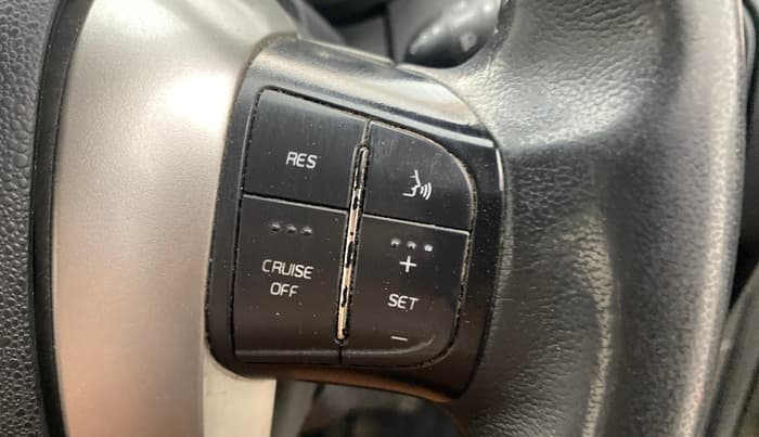 2018 Mahindra XUV500 W9 AT, Diesel, Automatic, 73,529 km, Adaptive Cruise Control