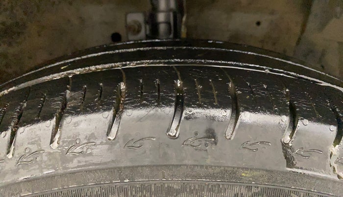 2014 Maruti Swift Dzire VXI, Petrol, Manual, 45,890 km, Right Front Tyre Tread