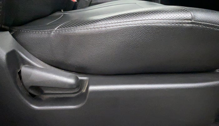 2018 Maruti Wagon R 1.0 LXI CNG, CNG, Manual, 68,209 km, Driver Side Adjustment Panel