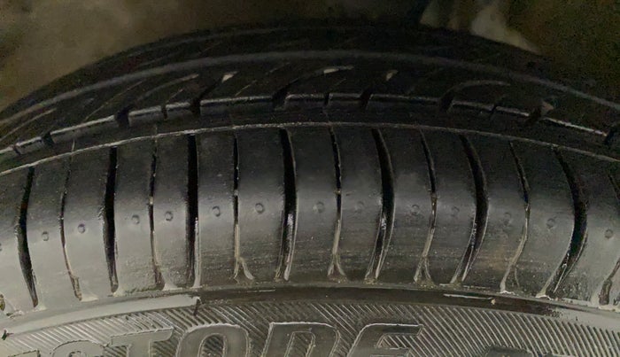 2012 Maruti Alto LXI, Petrol, Manual, 76,754 km, Right Front Tyre Tread