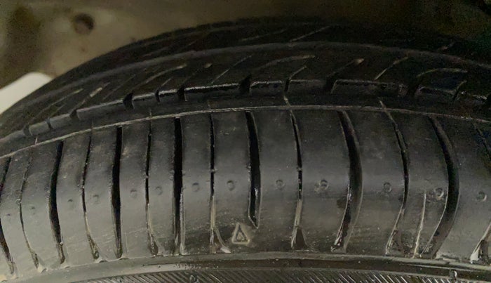 2012 Maruti Alto LXI, Petrol, Manual, 76,754 km, Left Front Tyre Tread