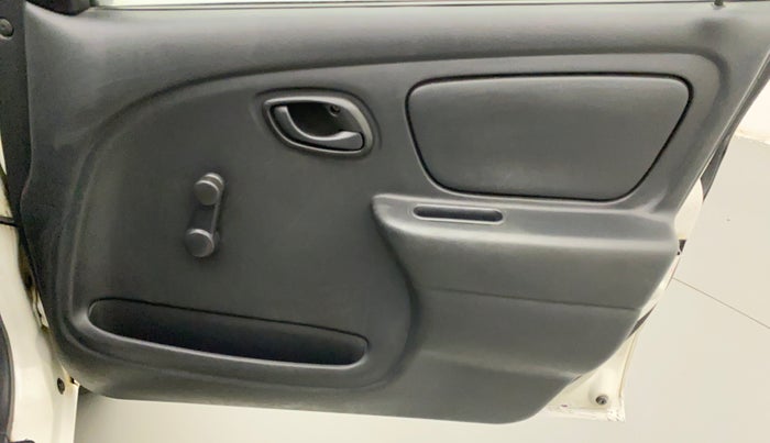 2012 Maruti Alto LXI, Petrol, Manual, 76,754 km, Driver Side Door Panels Control