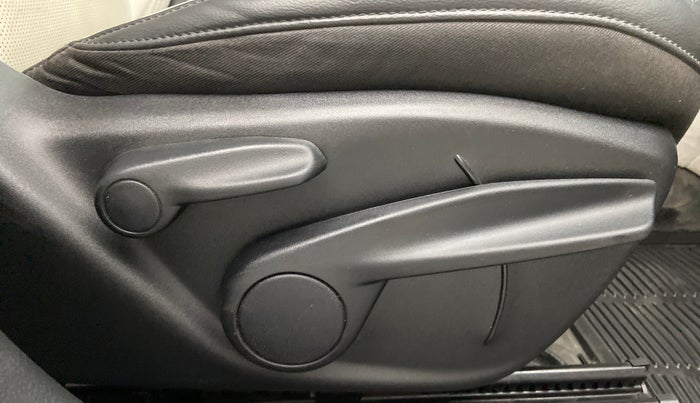 2018 Jeep Compass 2.0 LIMITED, Diesel, Manual, 52,297 km, Driver Side Adjustment Panel