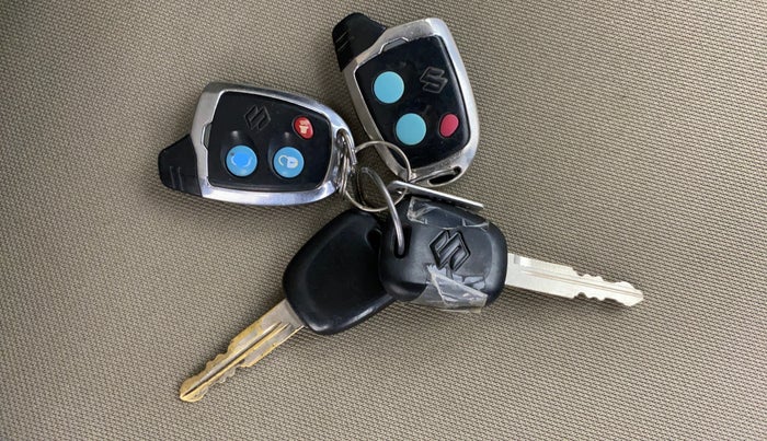 2017 Maruti Alto K10 VXI, CNG, Manual, 1,32,592 km, Key Close Up