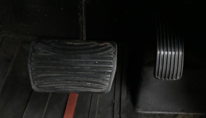 2022 Mahindra Thar LX D AT 4WD HT, Diesel, Automatic, 15,493 km, Pedals