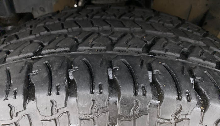 2022 Mahindra Thar LX D AT 4WD HT, Diesel, Automatic, 15,493 km, Left Front Tyre Tread