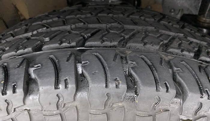 2022 Mahindra Thar LX D AT 4WD HT, Diesel, Automatic, 15,493 km, Right Front Tyre Tread