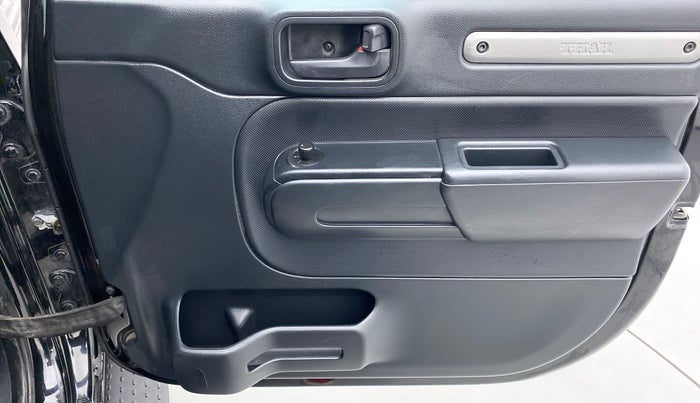 2022 Mahindra Thar LX D AT 4WD HT, Diesel, Automatic, 15,493 km, Driver Side Door Panels Control