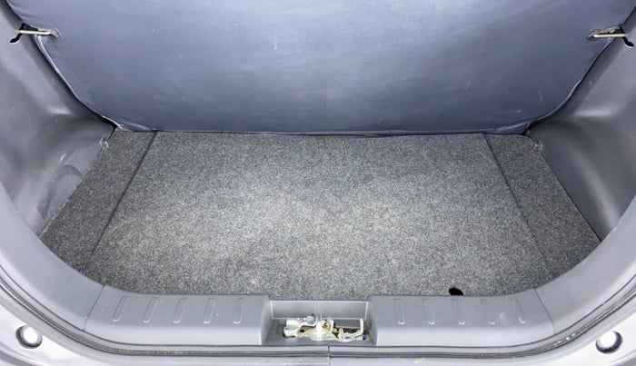 2018 Maruti Alto 800 LXI, Petrol, Manual, 8,385 km, Boot Inside