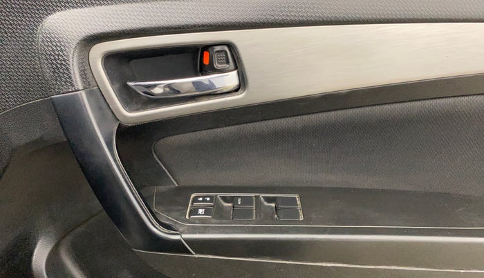 2018 Maruti Vitara Brezza ZDI PLUS AMT, Diesel, Automatic, 67,255 km, Driver Side Door Panels Control
