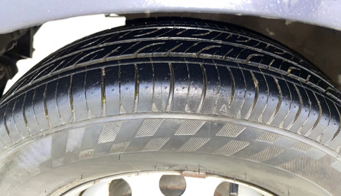 2014 Hyundai Eon ERA +, Petrol, Manual, 37,574 km, Right Rear Tyre Tread